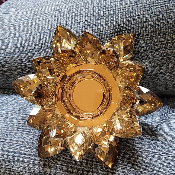 Lotus flower candel holder. - Picture 5 of 6